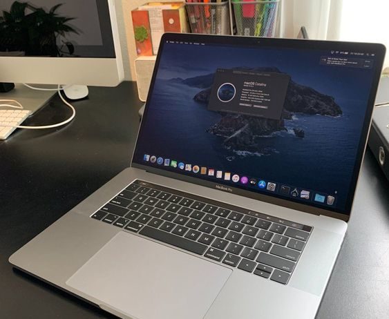 MacBook Pro 15 “2018 (i9 / 32 GB / 500 GB)