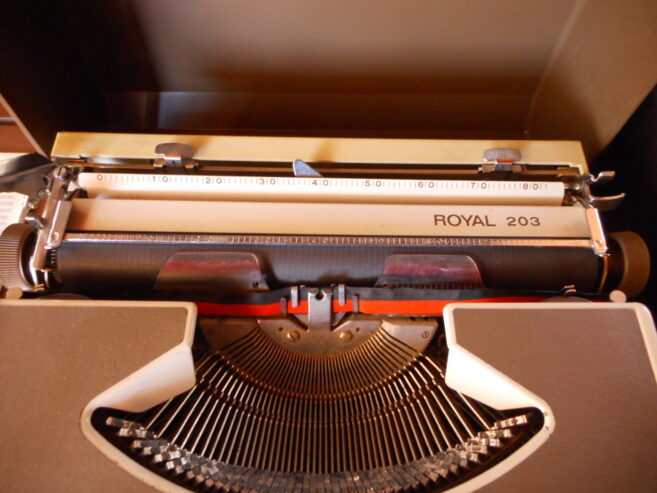 Vendo macchina da scrivere LITTON ROYAL 203