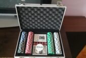 Valigetta Poker 200 Fiches 2 Mazzi di Carte 5 Dadi