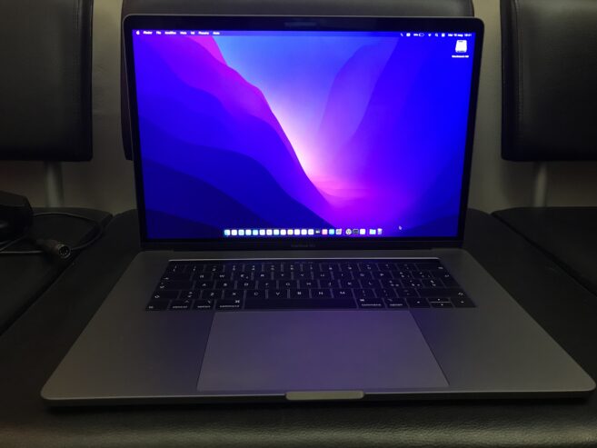 MacBook Pro 15.4 Intel i9 2020
